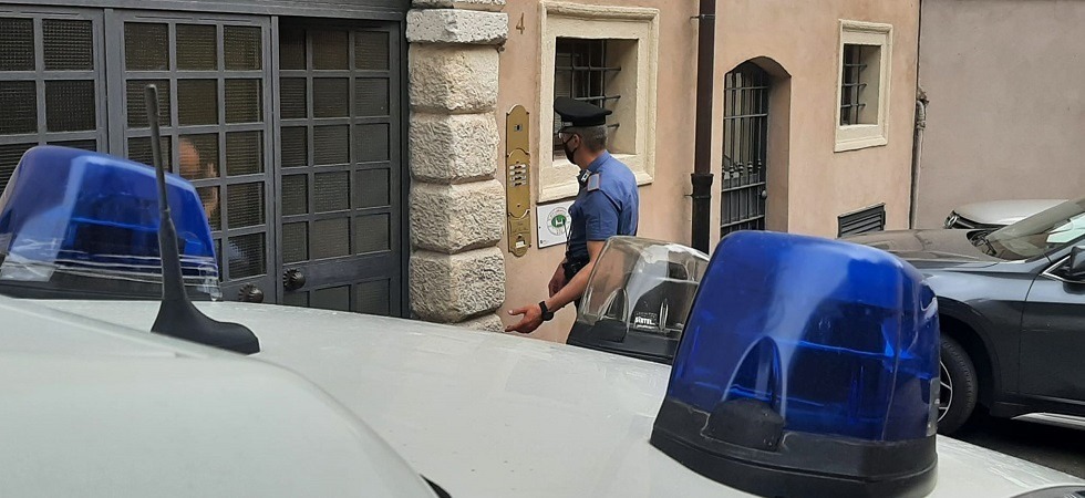 Evade due volte (nello stesso giorno) dai domiciliari: preferisce il carcere alla convivenza